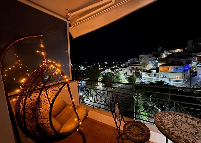 Sea & Mountain Apartment Close To Port And City